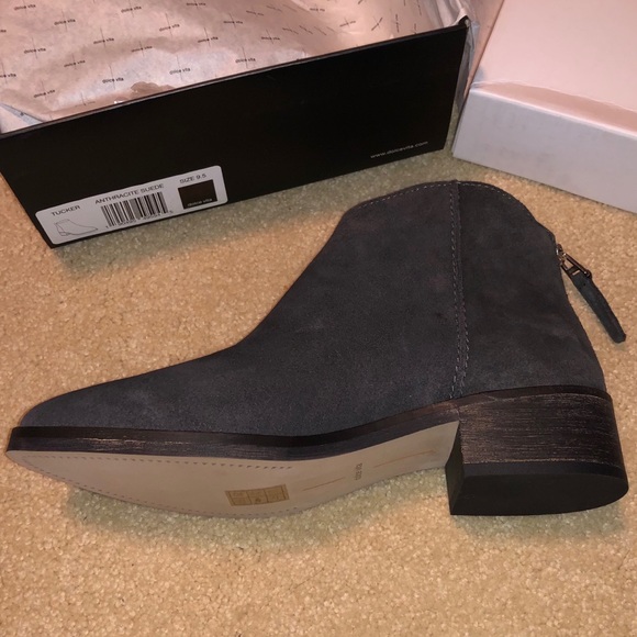 🍃💕NIB Dolce Vita Anthracite Suede Zip Bootie - Picture 8 of 15